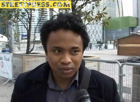 A la Défense : «Les Indignés ? Je ne vois pas ce que ça m'apporte, je travaille à la Société Générale» a-la-defense-les-indignes-je-ne-vois-pas-ce-que-ca-m-apporte-je-travaille-a-la-societe-generale