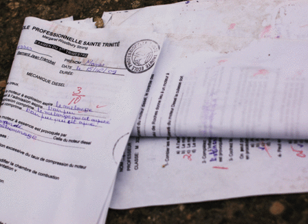 Dans les ruines de l’université de Quisqueya, à la recherche d’un diplôme dans-les-ruines-de-luniversite-de-quisqueya-a-la-recherche-dun-diplome