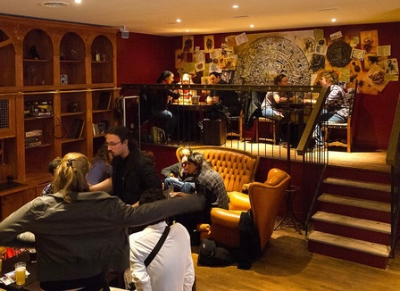 Dernier_bar_avant_la_fin_du_monde_2