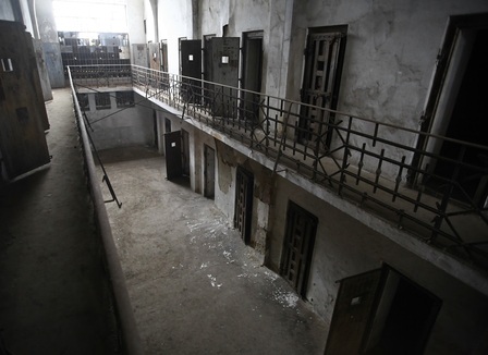 Photo-prison