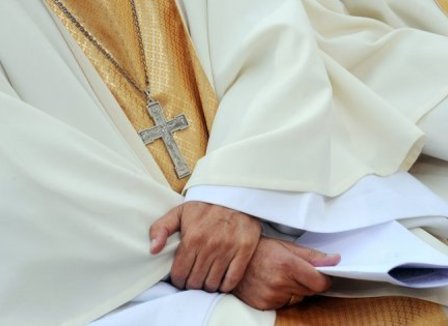 le-vatican-previent-les-pretres-pedophiles-et-leurs-complices-qu-ils-risquent-la-damnation