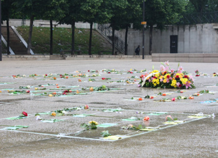 Un mémorial éphémère pour les SDF morts dans la rue un-memorial-ephemere-pour-les-sdf-morts-dans-la-rue