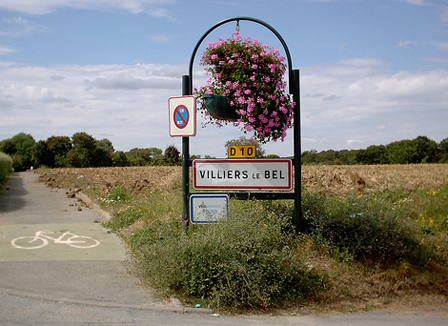 villiers-le-bel-bronislaw-komorowski-des-cigarettes-qui-baissent-et-le-hezbollah-le-evening-refresher