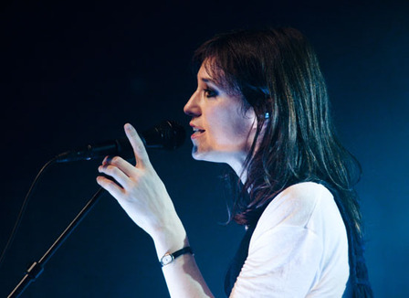 photos-charlotte-gainsbourg-en-concert-le-9-juillet-a-la-cigale