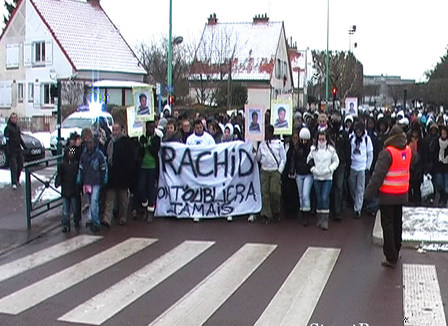 photos-800-personnes-a-la-marche-pour-rachid-a-cergy