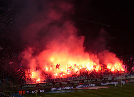 Psg-hooligans-pedophile-banderole-photo