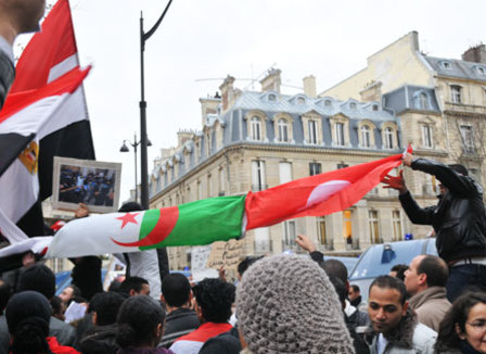paris-des-tunisiens-des-algeriens-ou-des-marocains-avec-les-egyptiens-contre-moubarak
