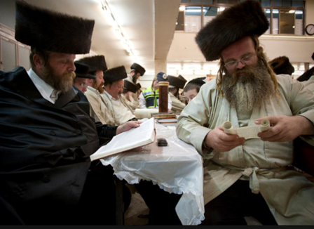 Pourim-jerusalem-synagogue-israel-yonatan-sindel-rabbin