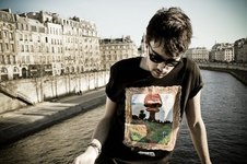 Fuck Art and Kiss: Les t-shirts de ta rentrée que porte déjà Mouloud